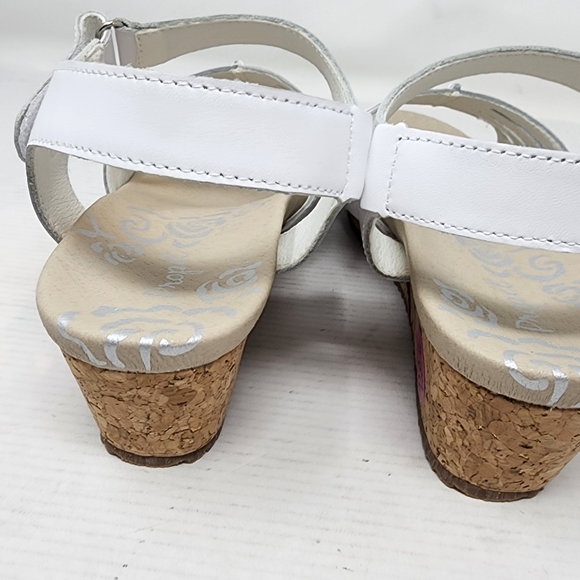 New White Wedge Sandal Memory Foam Comfortable Cork Heel Size 7.5 - Picture 5 of 7